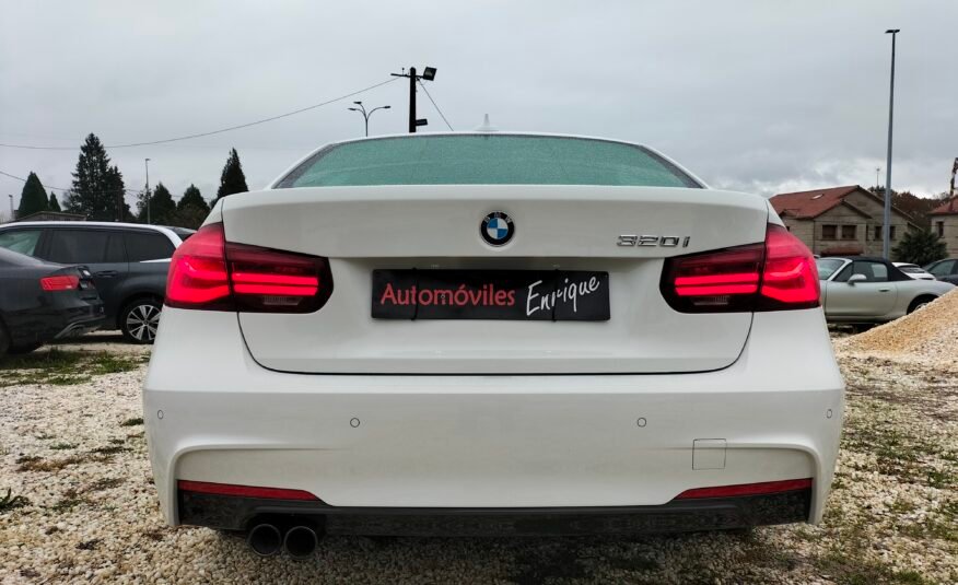 BMW 320i PACK M