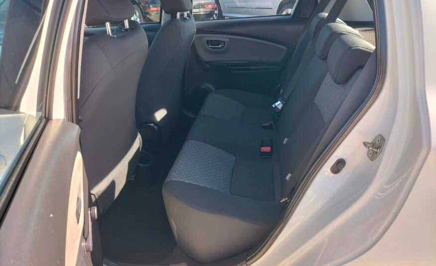 TOYOTA Yaris Active