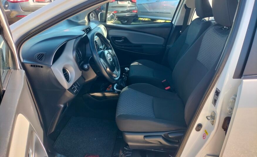 TOYOTA Yaris Active