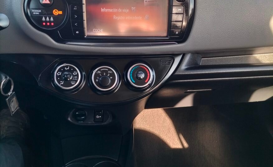 TOYOTA Yaris Active