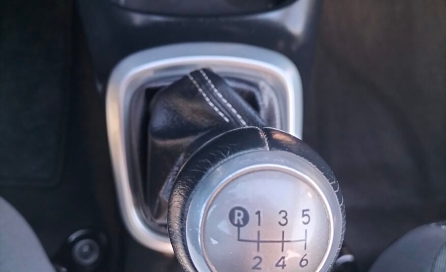 TOYOTA Yaris Active