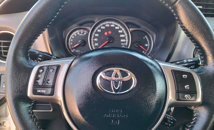 TOYOTA Yaris Active