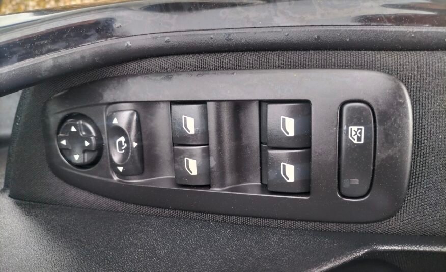 PEUGEOT 2008 1.6 HDI Alluee