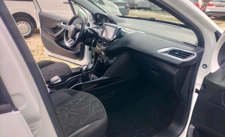 PEUGEOT 2008 1.6 HDI Alluee