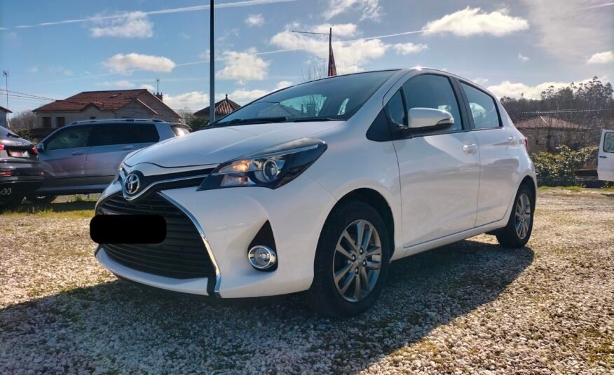 TOYOTA Yaris Active