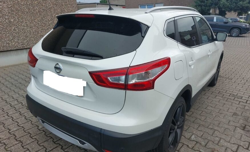 NISSAN Qashqai 1.6 DCI Black Edition
