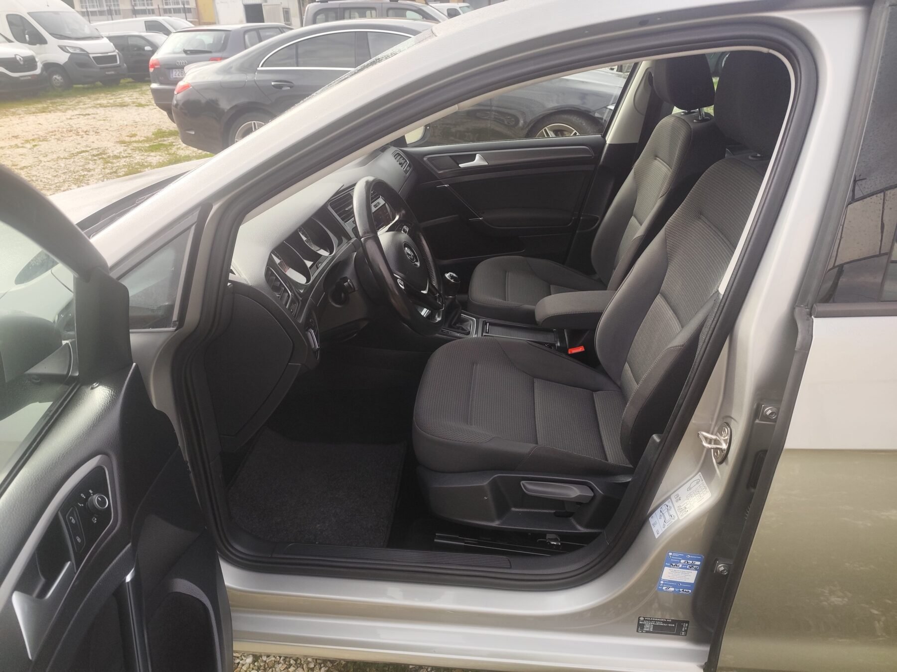 VOLKSWAGEN GOLF 1.6 TDI 