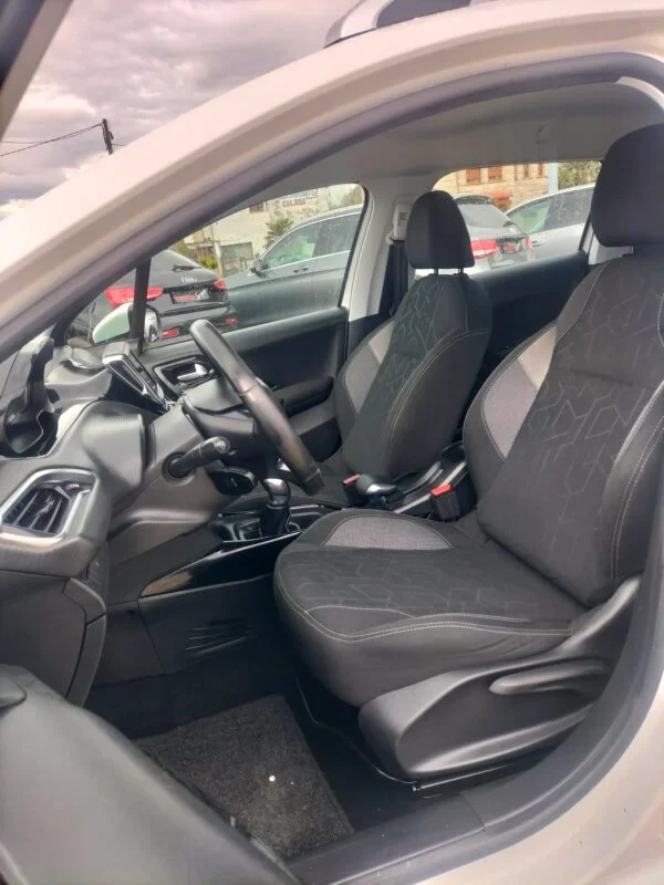 PEUGEOT 2008 1.6 HDI ALLURE