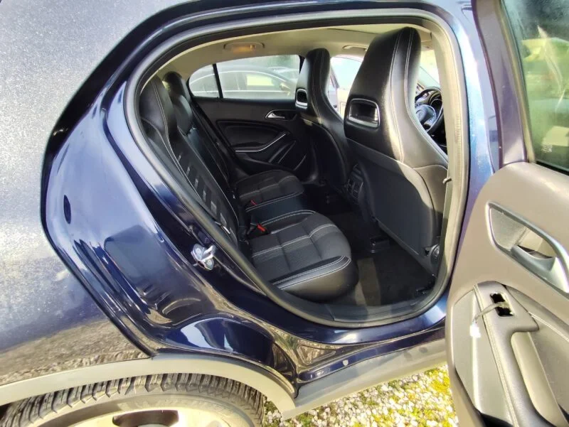 MERCEDES-BENZ GLA 200 CDI SENSATION