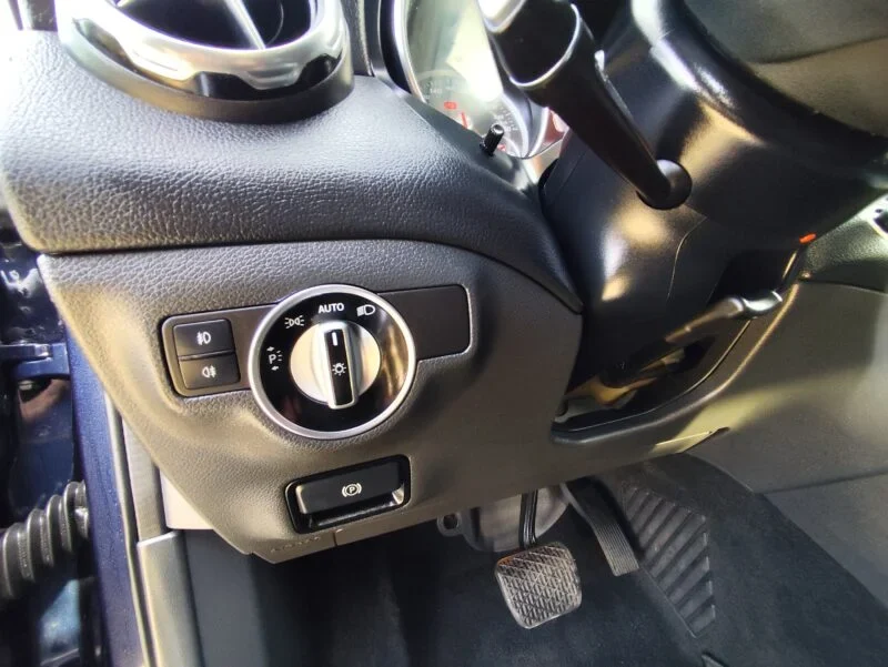 MERCEDES-BENZ GLA 200 CDI SENSATION