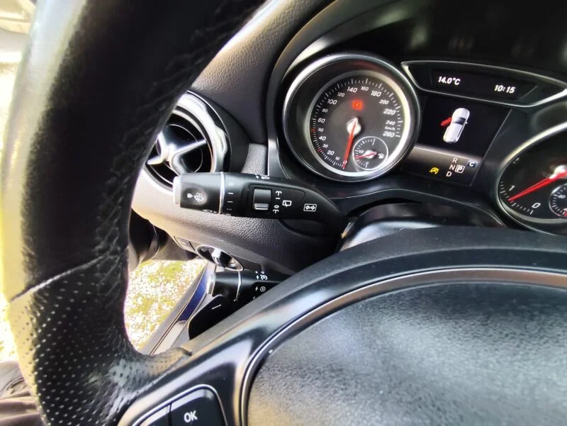 MERCEDES-BENZ GLA 200 CDI SENSATION