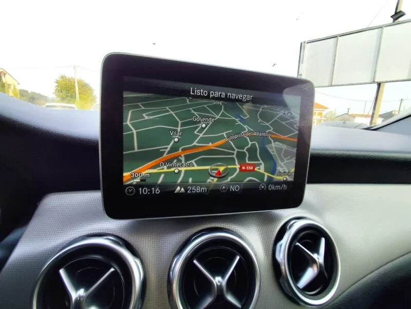 MERCEDES-BENZ GLA 200 CDI SENSATION