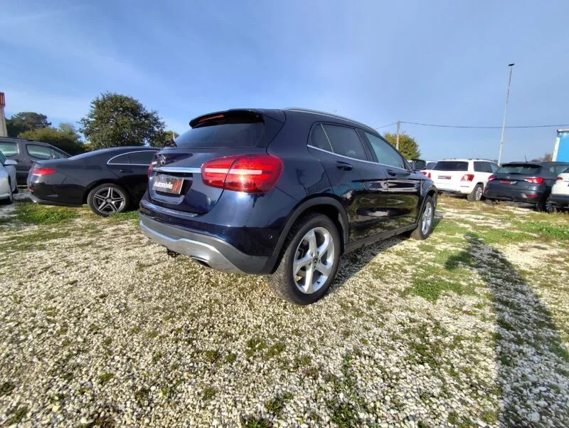 MERCEDES-BENZ GLA 200 CDI SENSATION