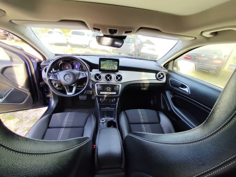 MERCEDES-BENZ GLA 200 CDI SENSATION