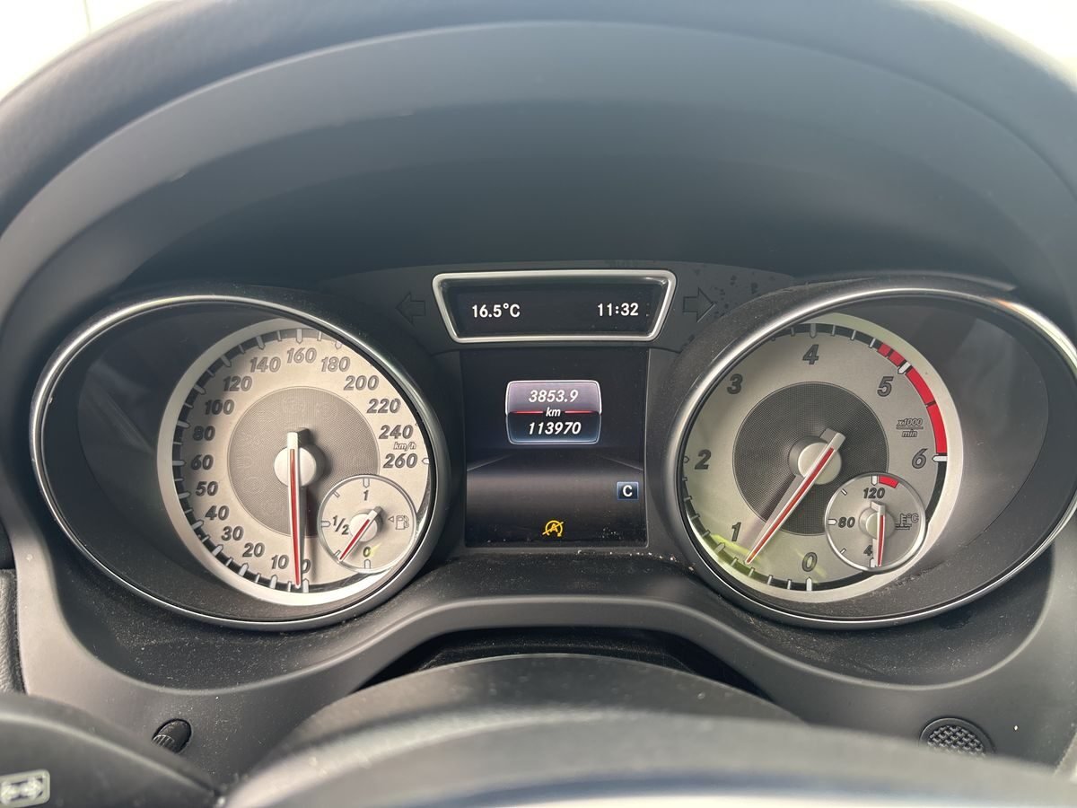 MERCEDES-BENZ GLA 2.2 cc   200 CDI AMG