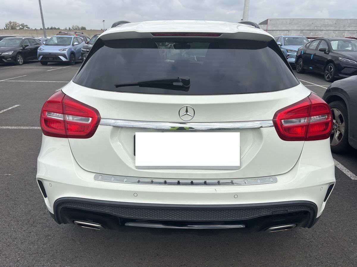 MERCEDES-BENZ GLA 2.2 cc   200 CDI AMG