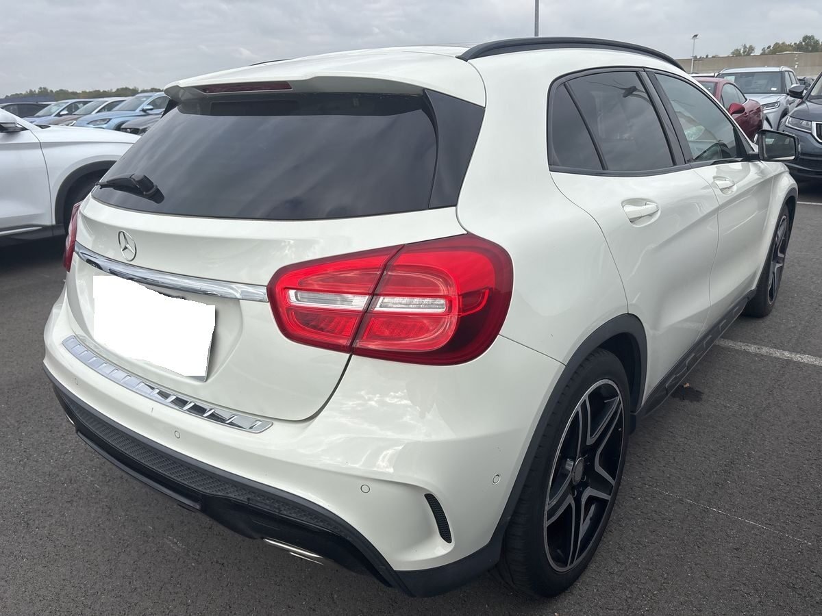MERCEDES-BENZ GLA 2.2 cc   200 CDI AMG