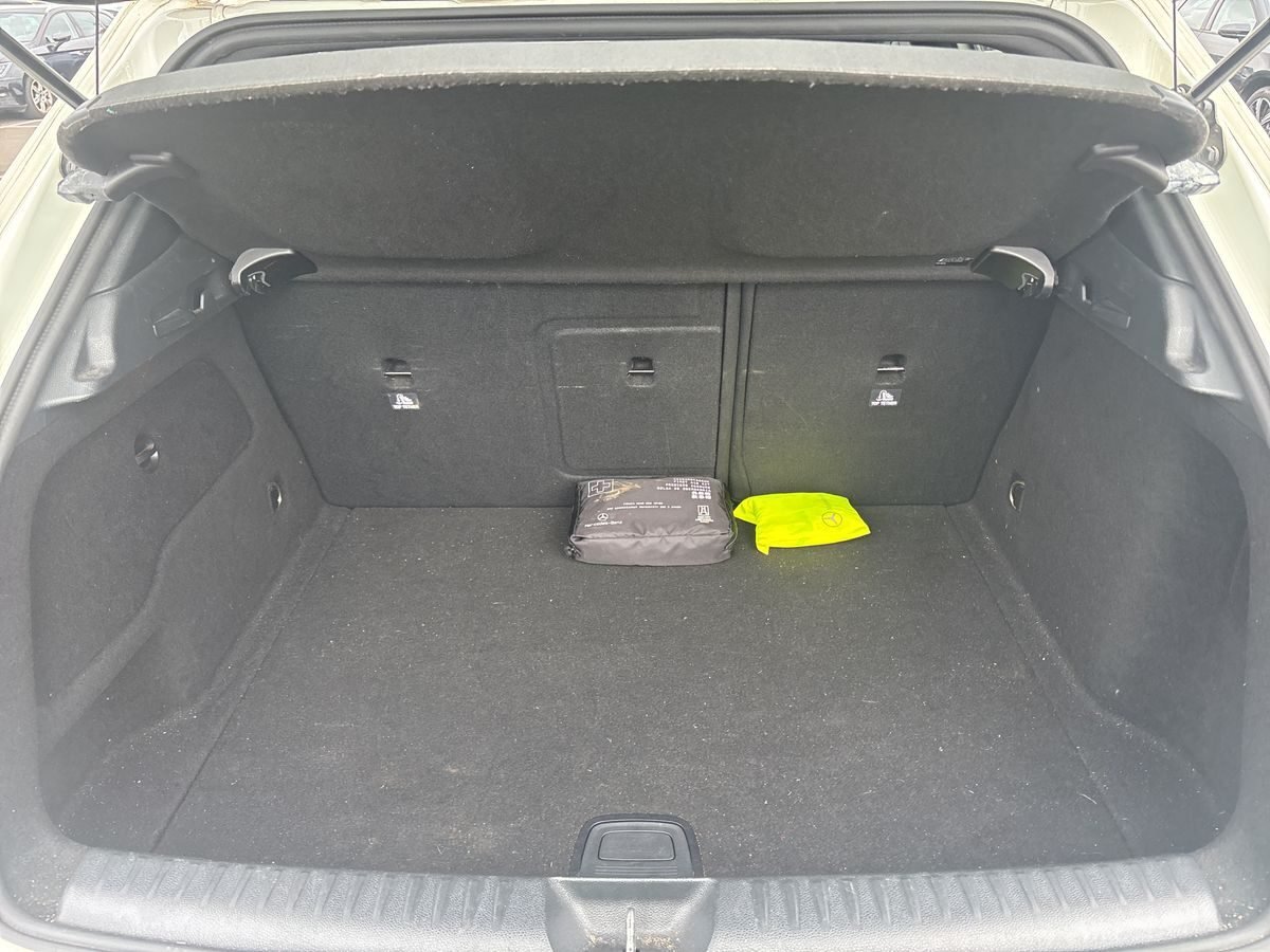 MERCEDES-BENZ GLA 2.2 cc   200 CDI AMG