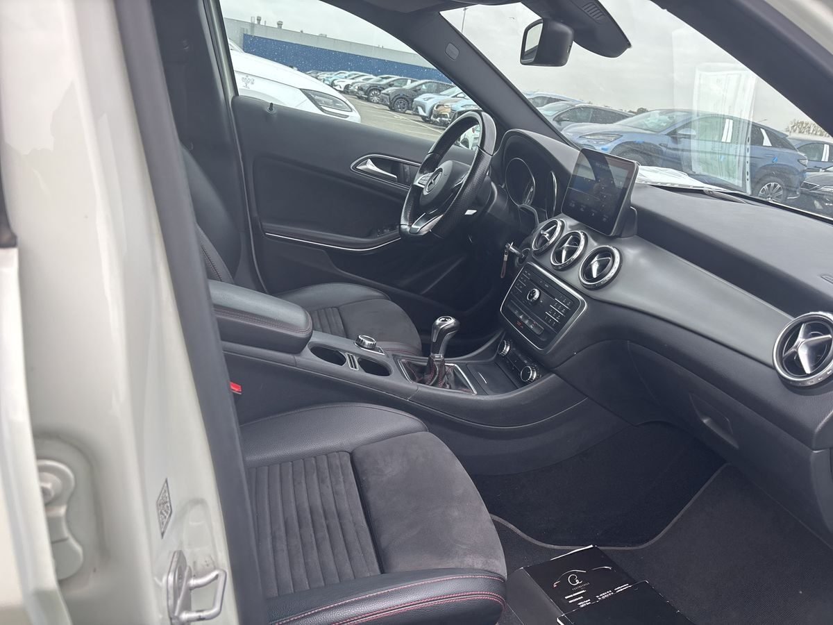 MERCEDES-BENZ GLA 2.2 cc   200 CDI AMG