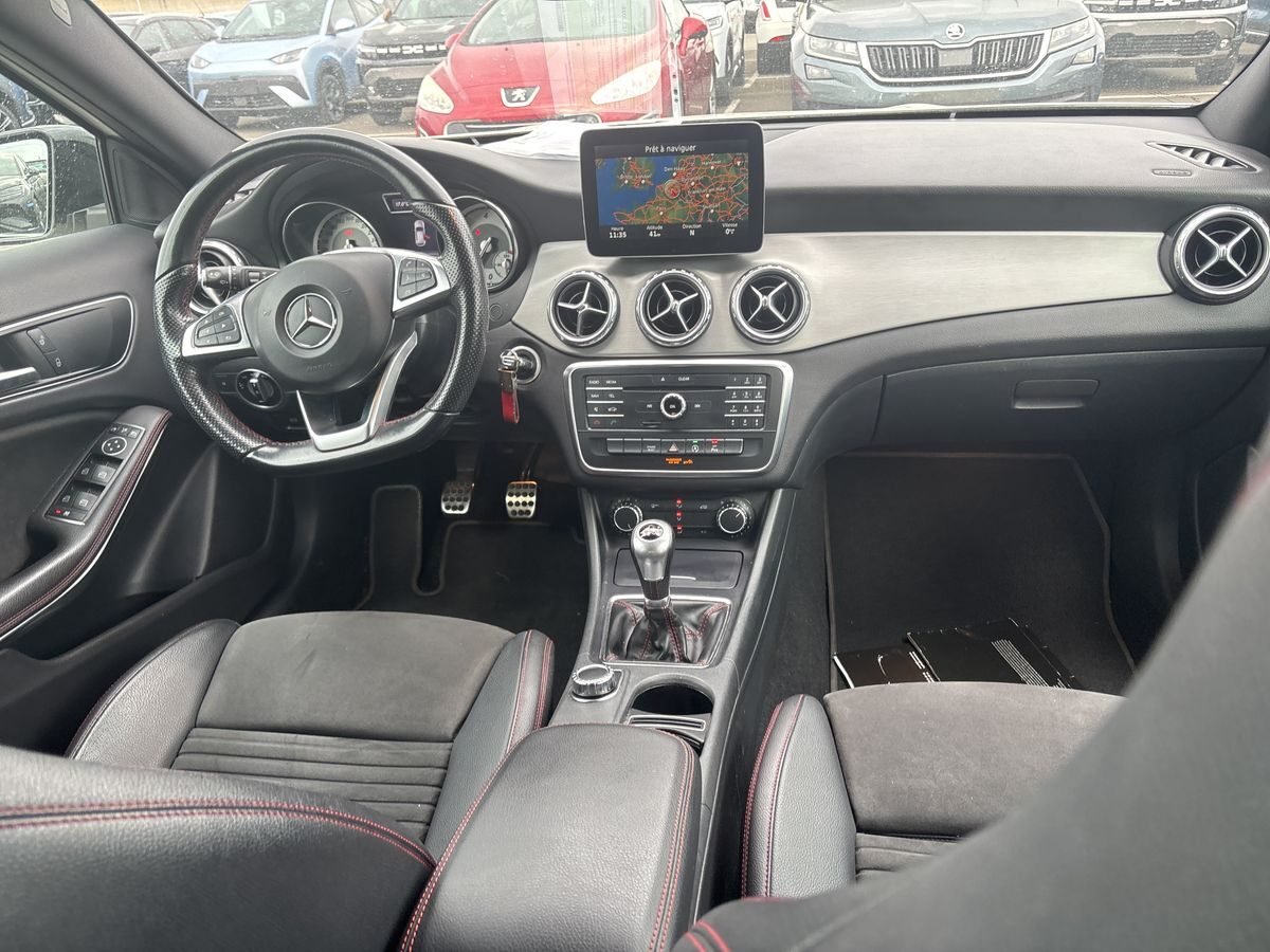 MERCEDES-BENZ GLA 2.2 cc   200 CDI AMG