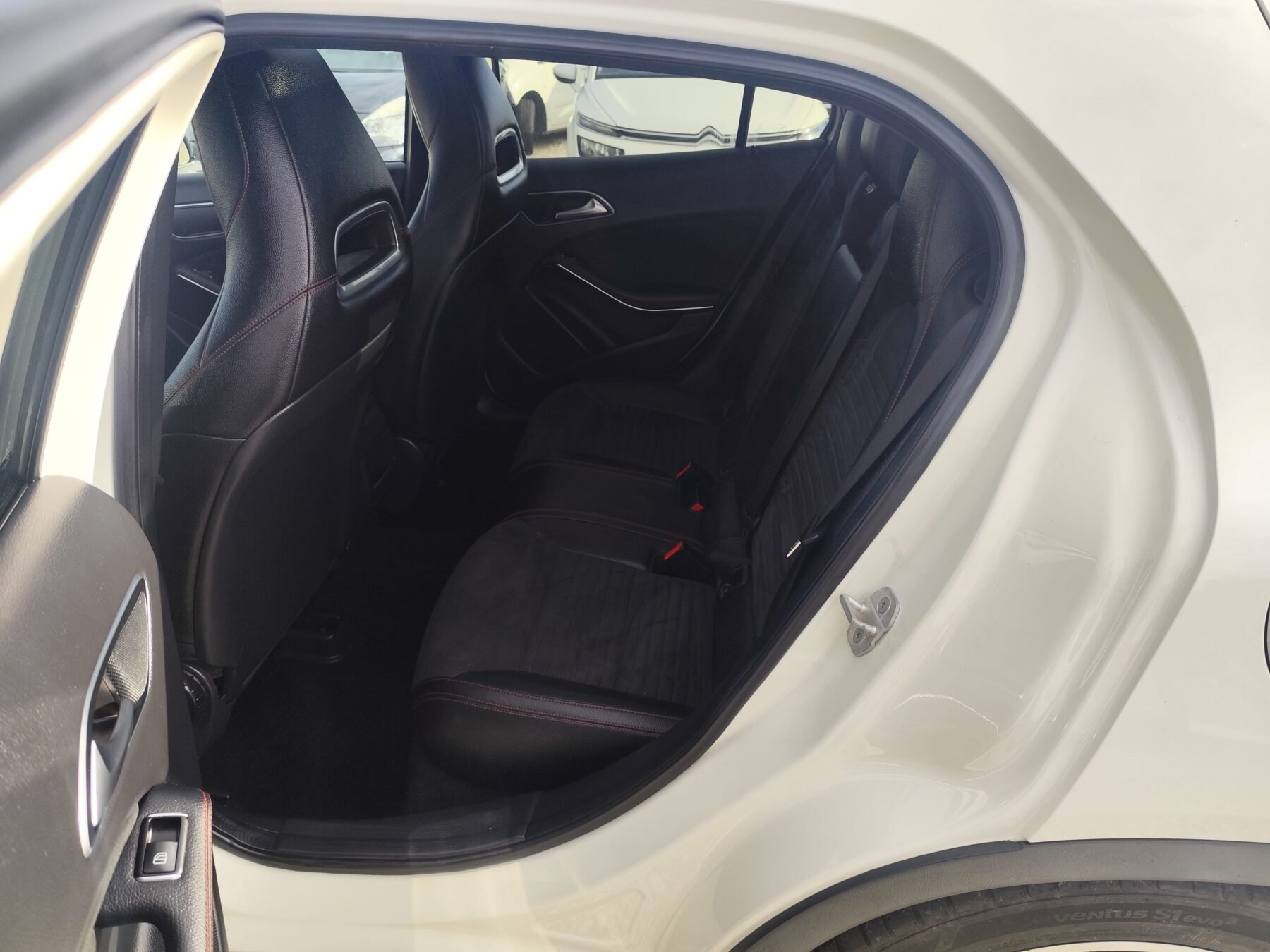 MERCEDES-BENZ GLA 2.2 cc   200 CDI AMG