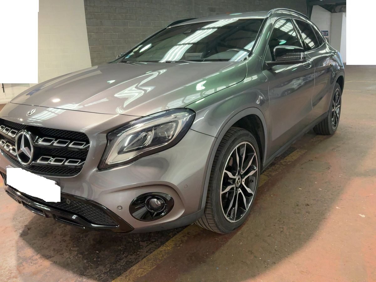 MERCEDES-BENZ GLA 200 CDI