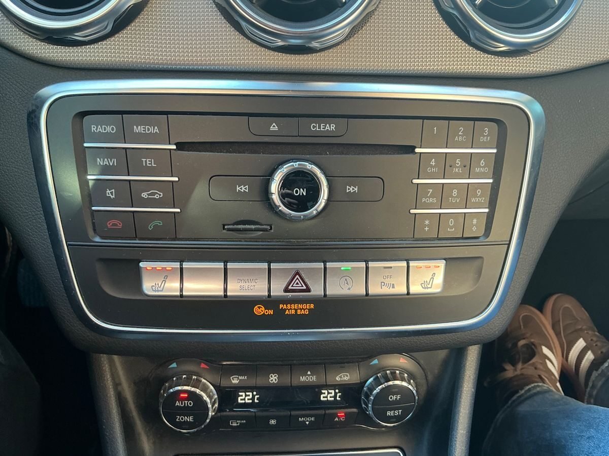 MERCEDES-BENZ GLA 200 CDI