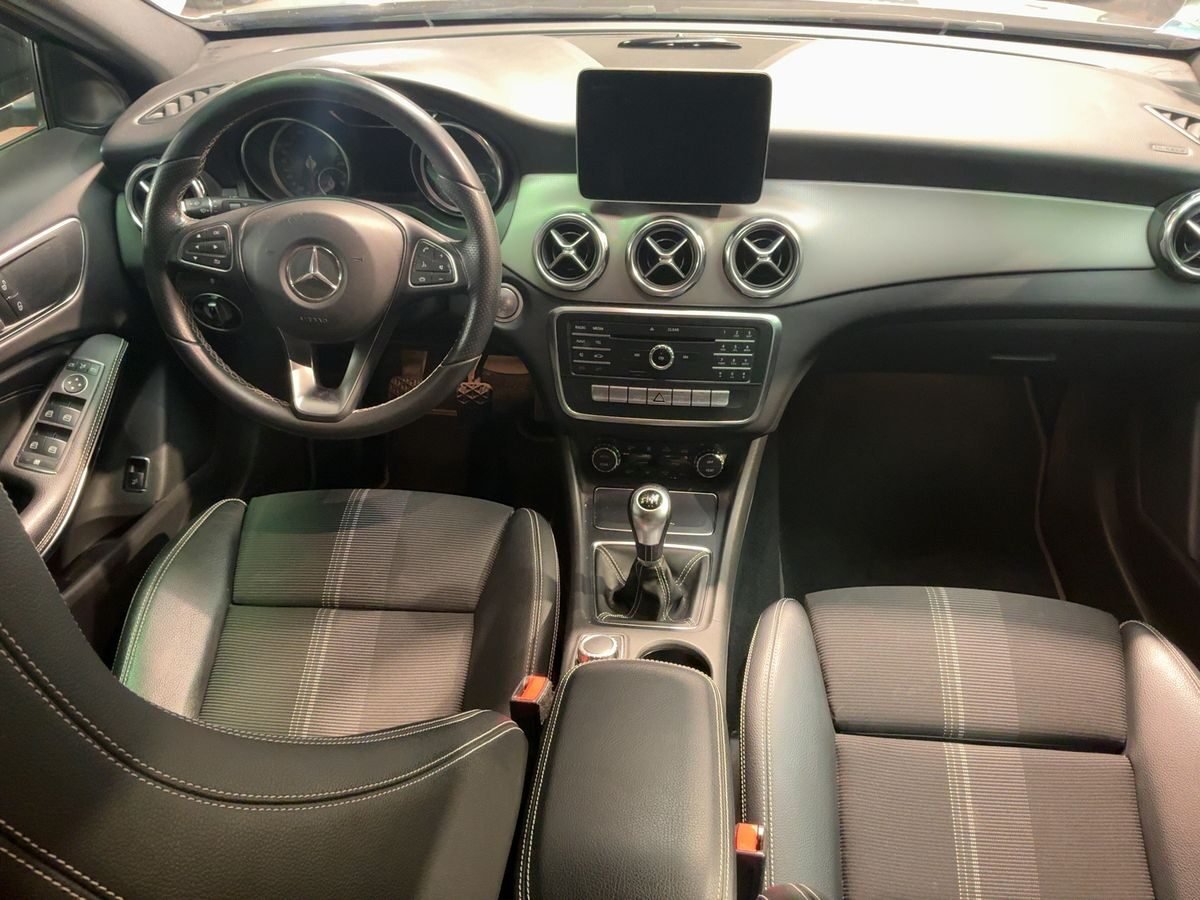 MERCEDES-BENZ GLA 200 CDI