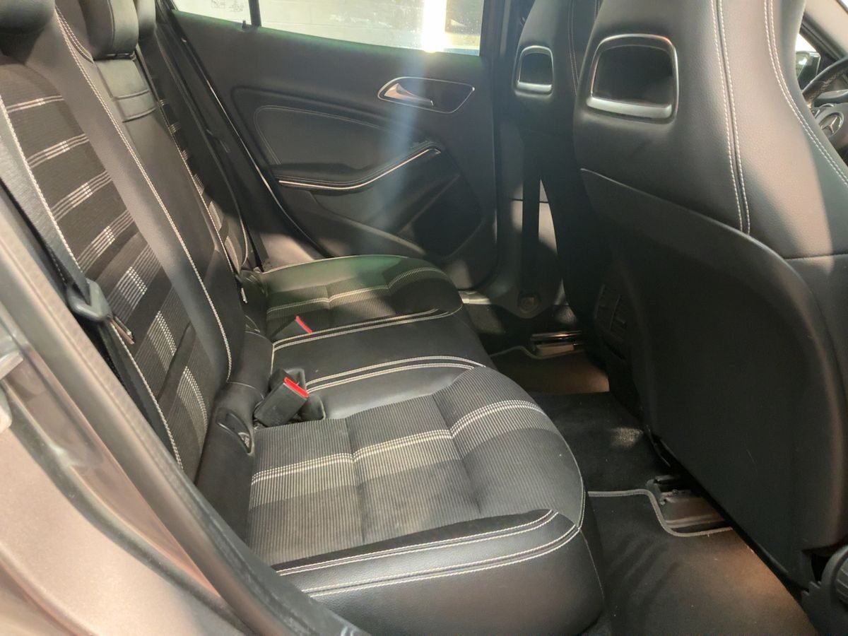 MERCEDES-BENZ GLA 200 CDI