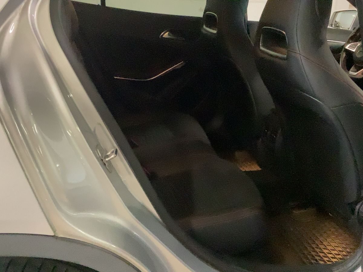 MERCEDES-BENZ GLA 200 CDI AMG