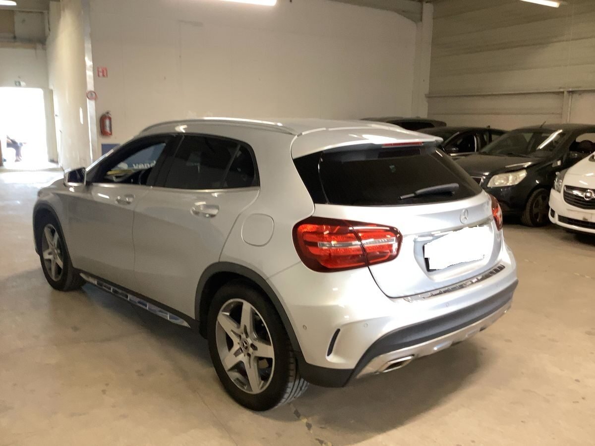 MERCEDES-BENZ GLA 200 CDI AMG