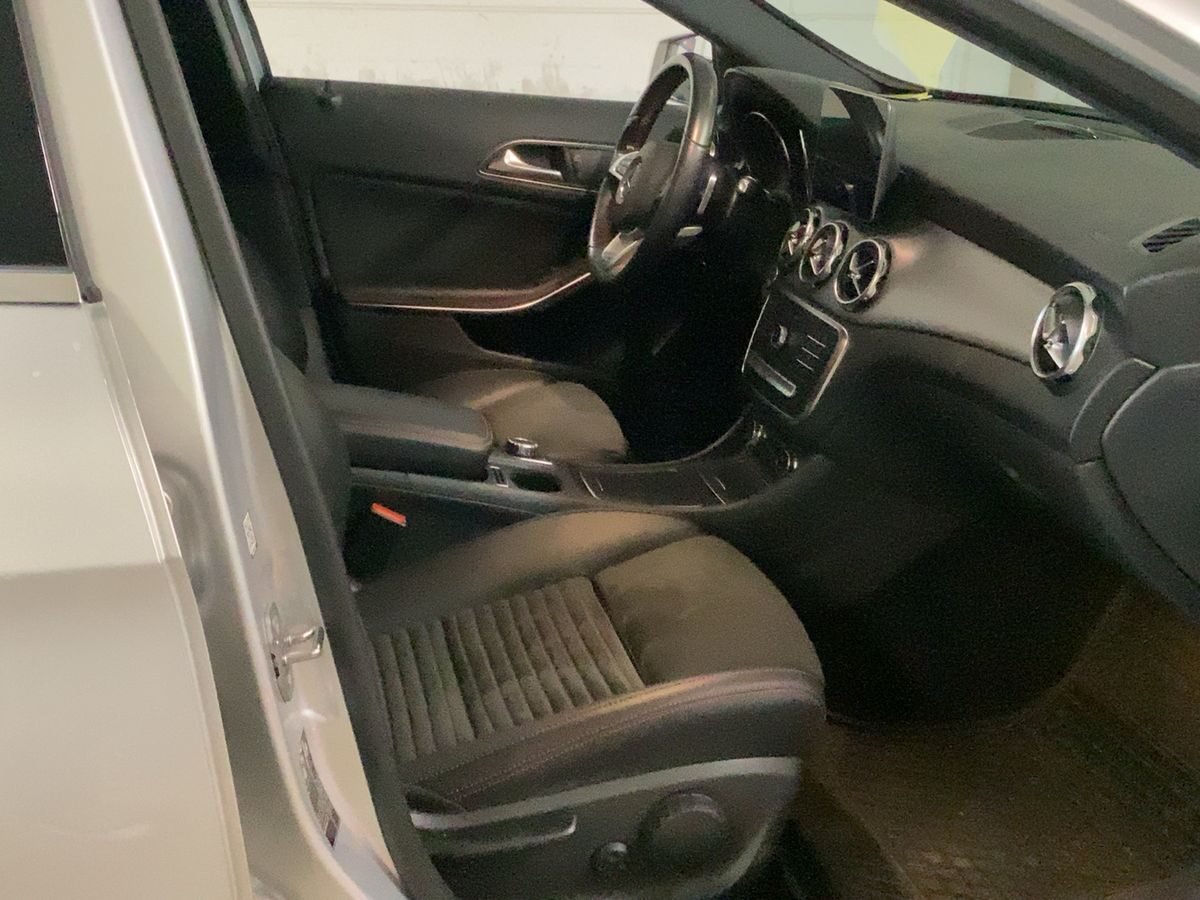 MERCEDES-BENZ GLA 200 CDI AMG