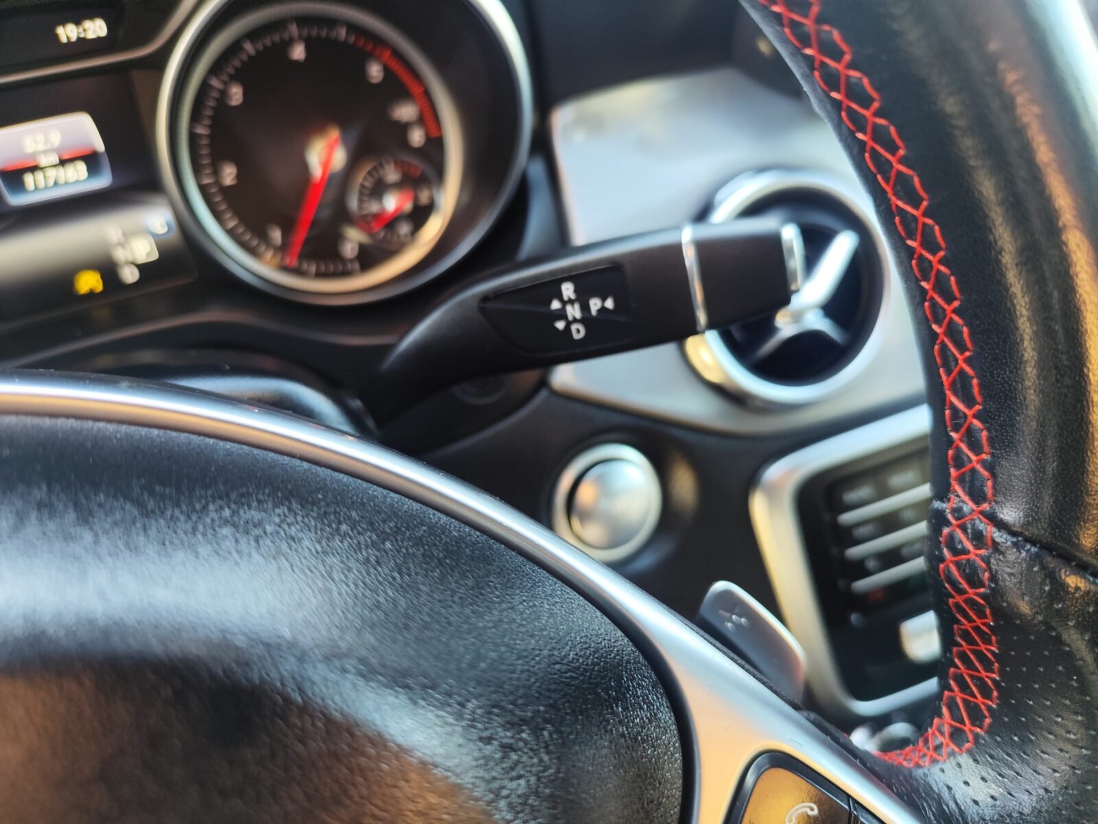 MERCEDES-BENZ GLA 200 CDI AMG
