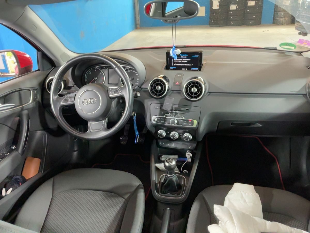 AUDI A1 1.6 TDI Sline
