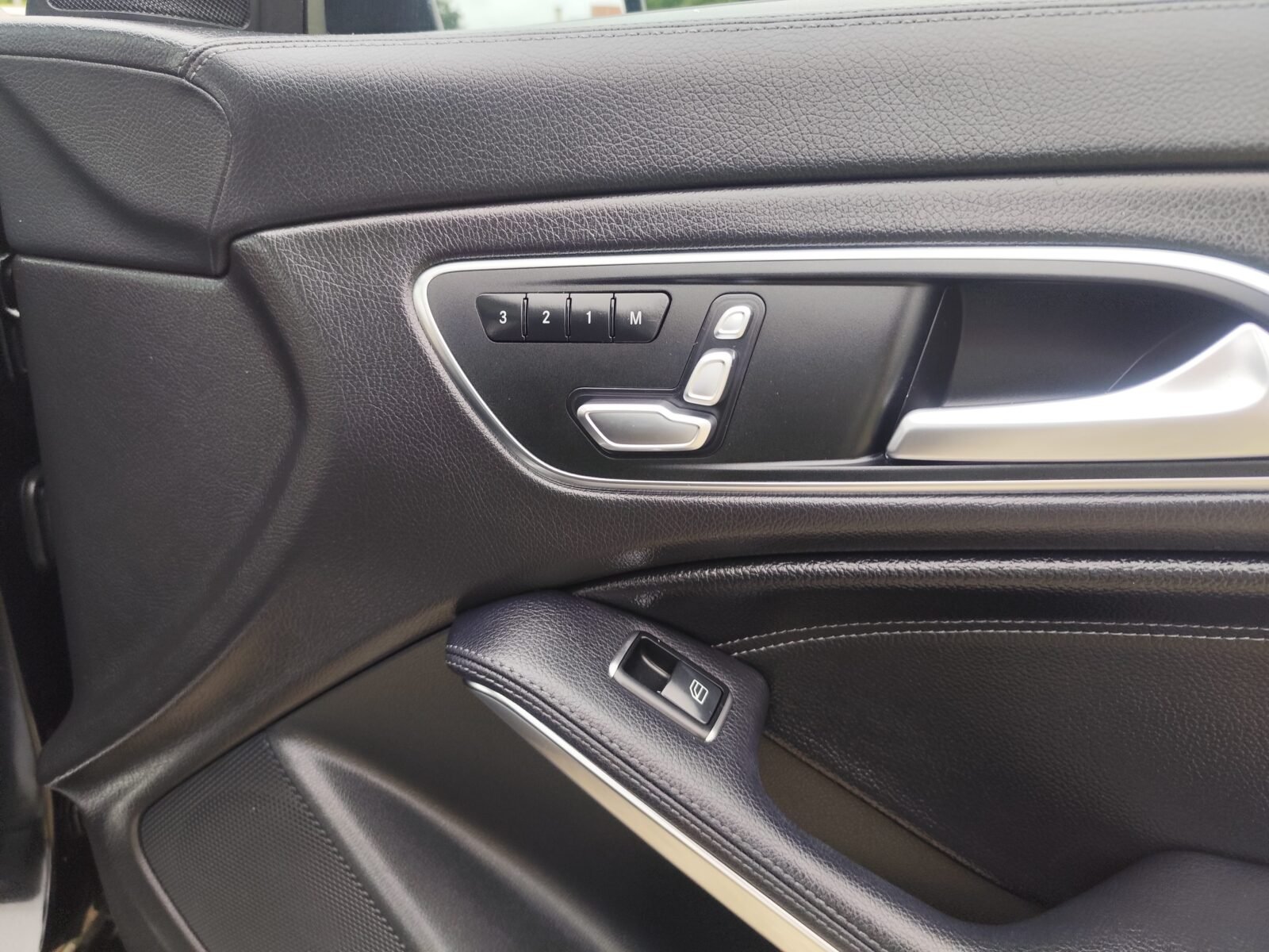 MERCEDES-BENZ CLA 220 CDI Shooting Brake AMG