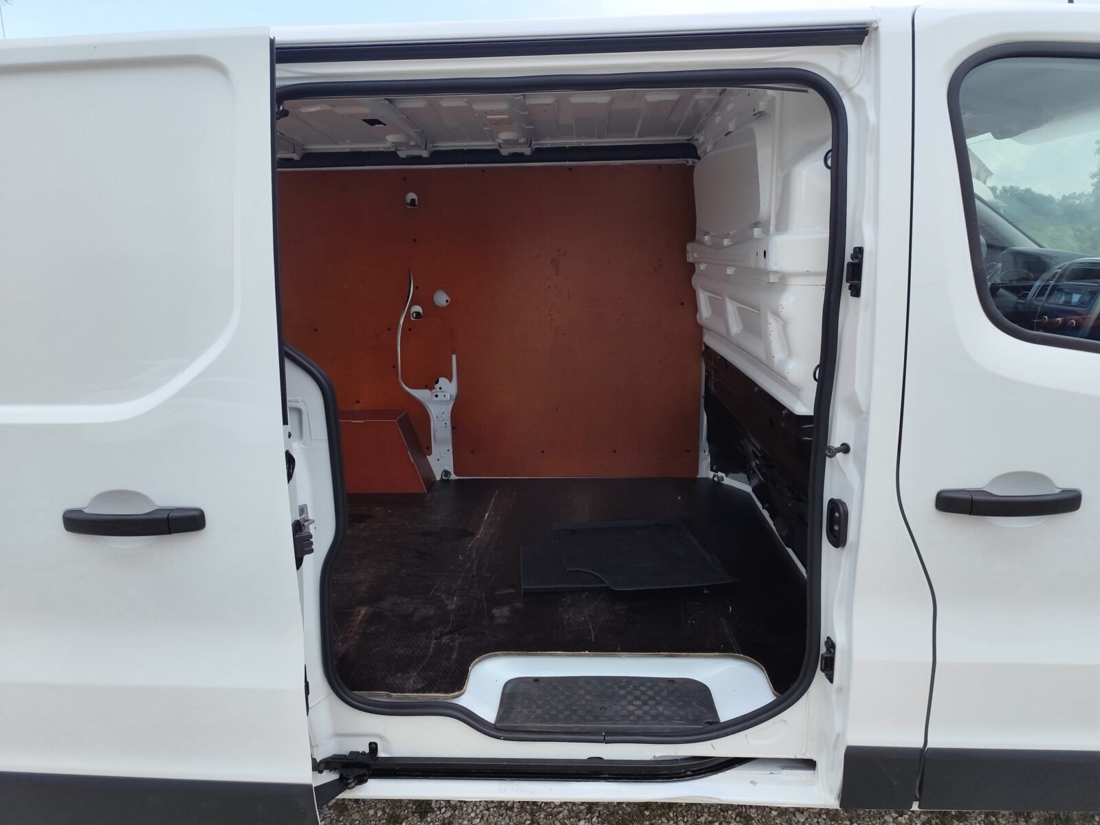 RENAULT TRAFIC L1H1