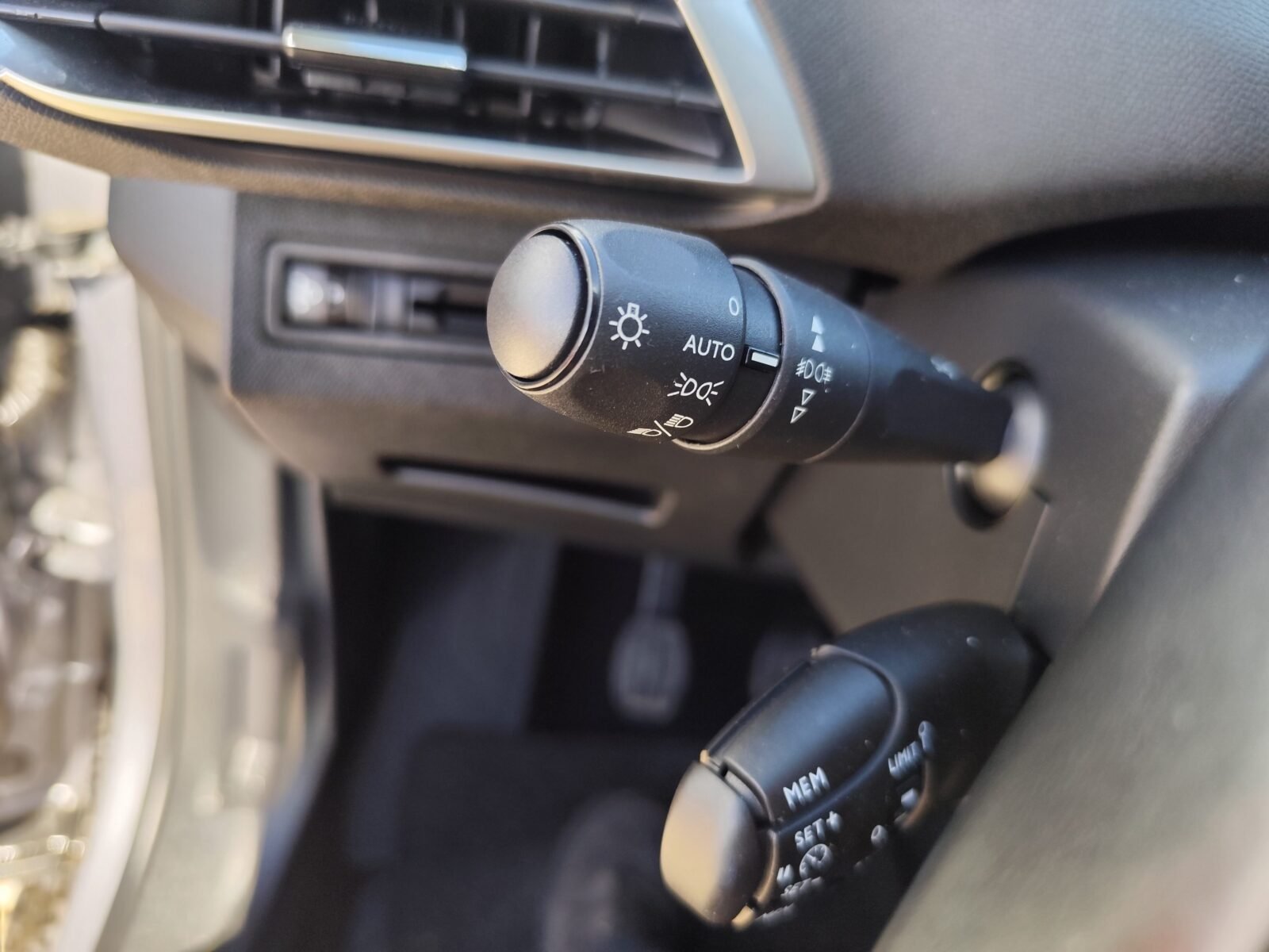 PEUGEOT 3008 1.5 HDI ALLURE