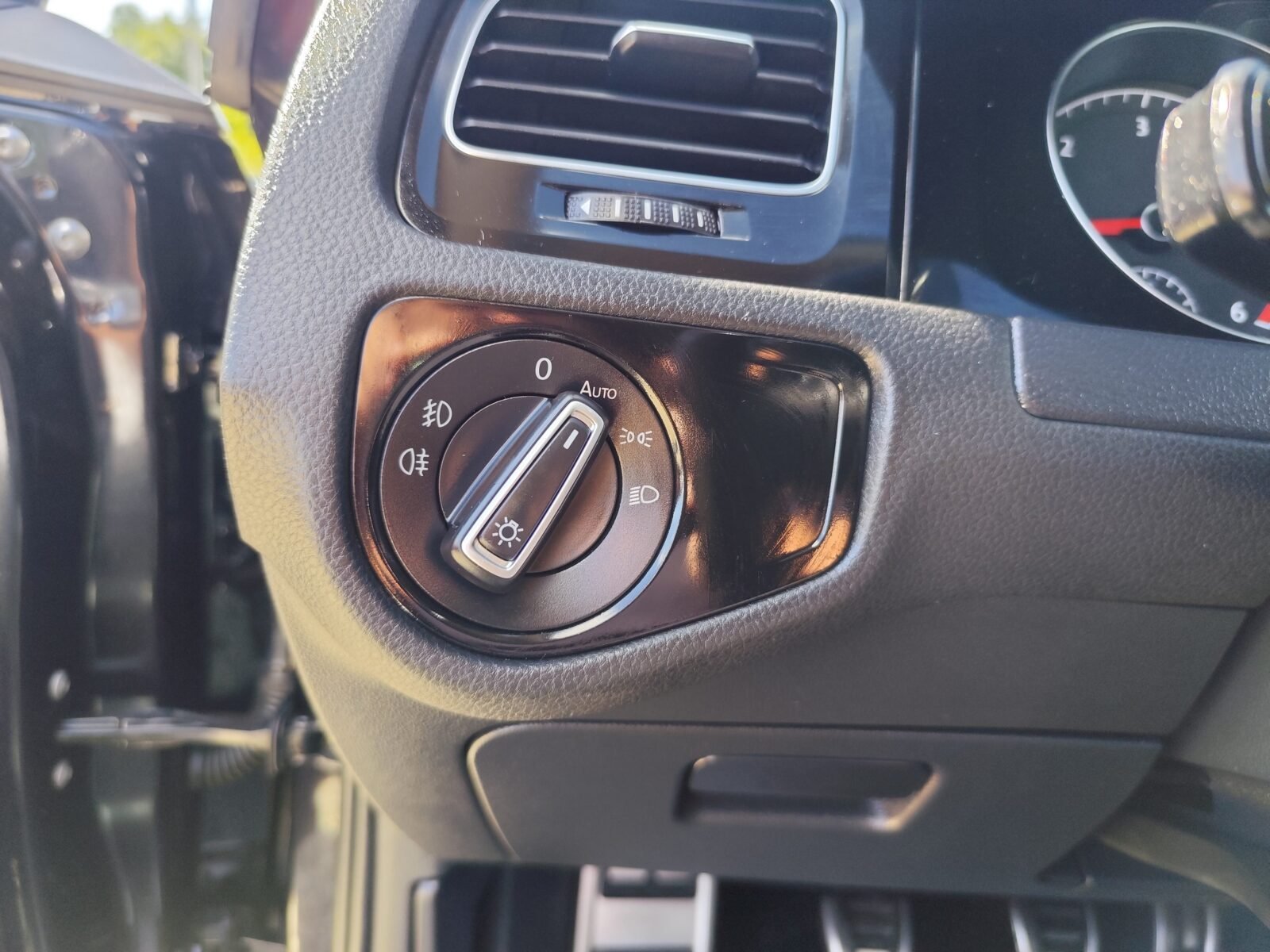 VOLKSWAGEN GOLF 1.6 TDI