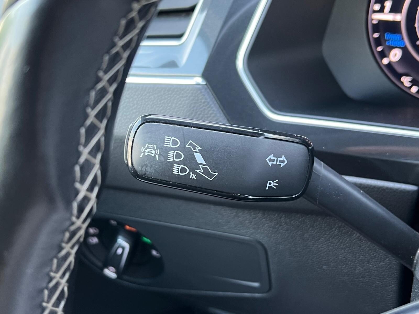 VOLKSWAGEN TIGUAN 2.0 TDI R-Line