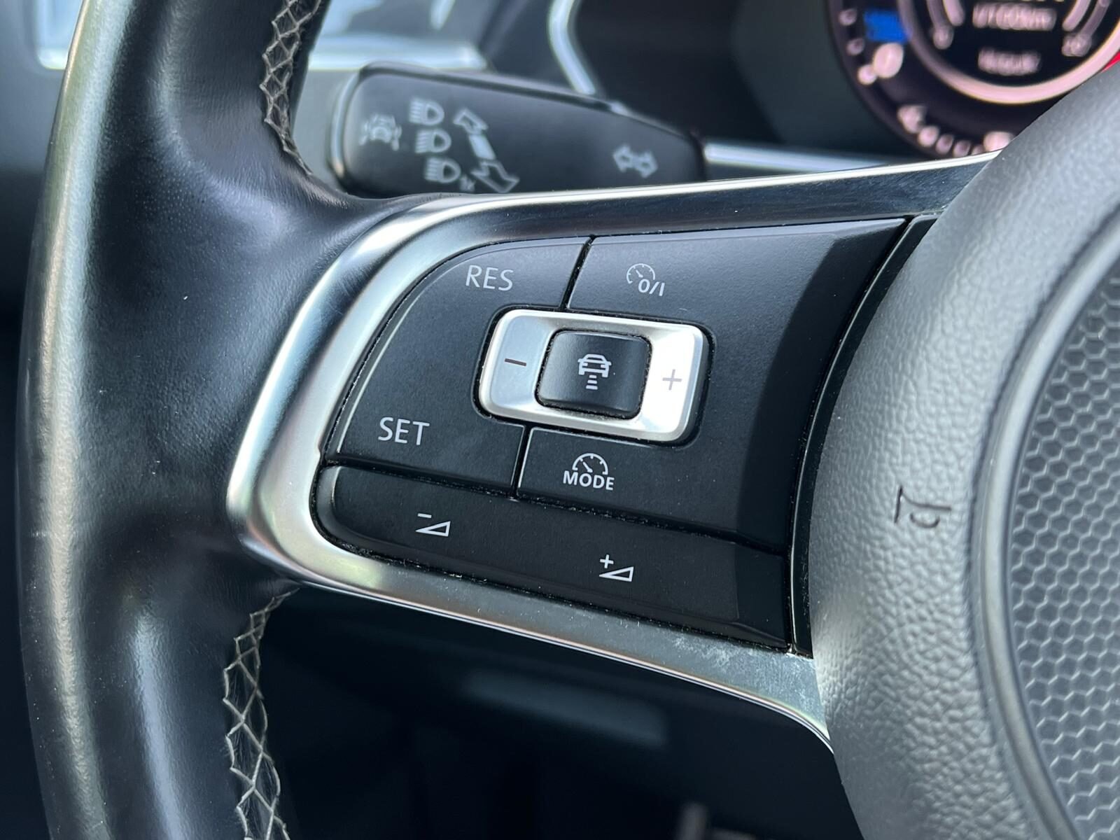 VOLKSWAGEN TIGUAN 2.0 TDI R-Line