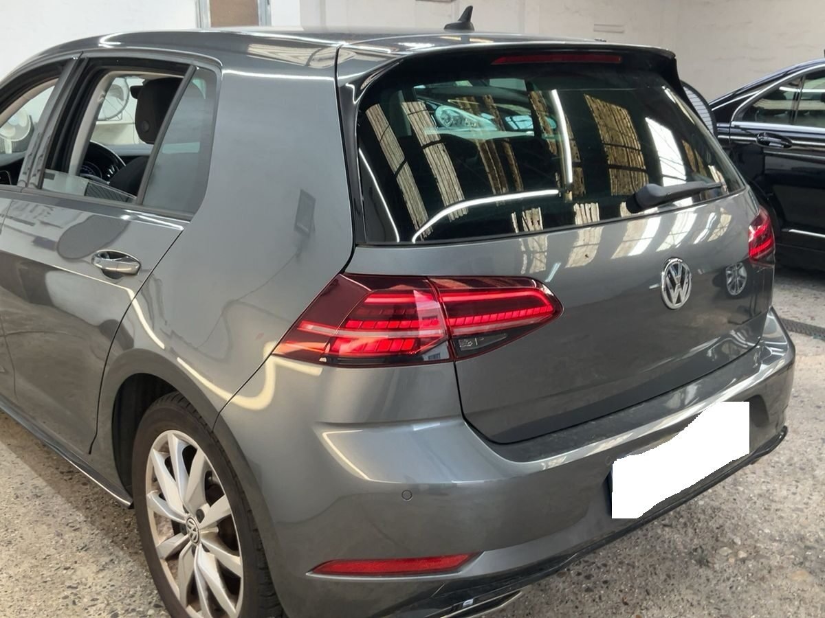 VOLKSWAGEN GOLF 1.5 TSI R-Line