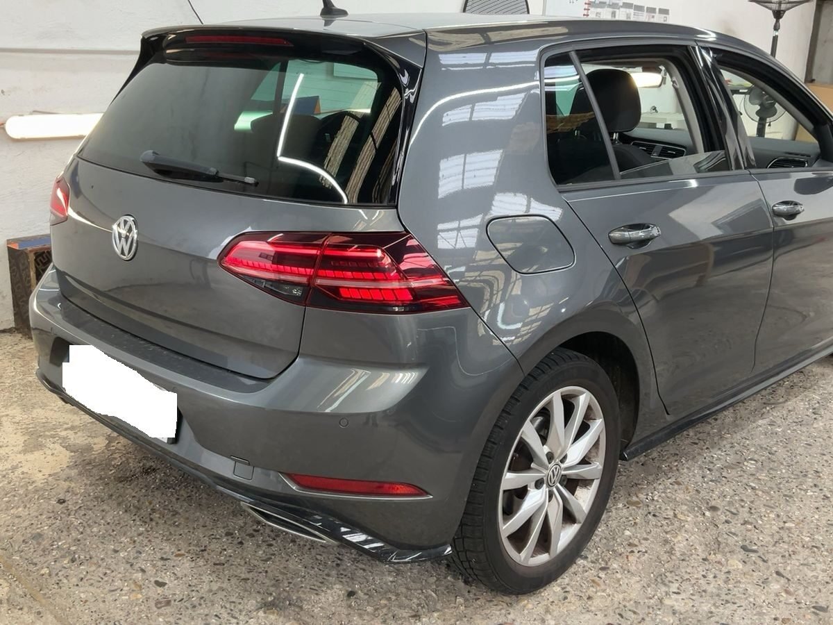 VOLKSWAGEN GOLF 1.5 TSI R-Line